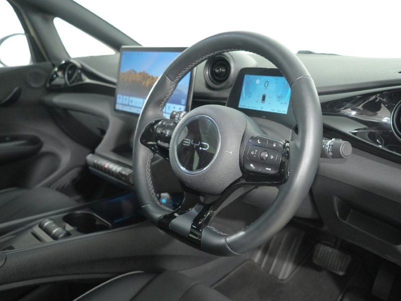 2025 (25) BYD DOLPHIN 150kW Design 60.4kWh 5dr Auto 5977698