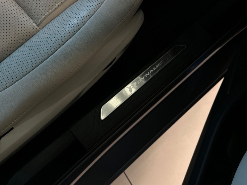 2023 (23) JAGUAR XE 2.0 D200 R-Dynamic Black 4dr Auto 5000433