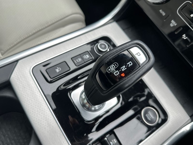 2023 (23) JAGUAR XE 2.0 D200 R-Dynamic Black 4dr Auto 5000408