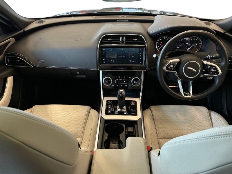 2023 (23) JAGUAR XE 2.0 D200 R-Dynamic Black 4dr Auto 5000404