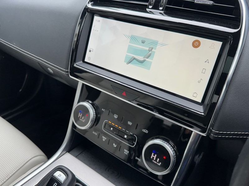 2023 (23) JAGUAR XE 2.0 D200 R-Dynamic Black 4dr Auto 5000427