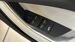 2023 (23) JAGUAR XE 2.0 D200 R-Dynamic Black 4dr Auto 5000418