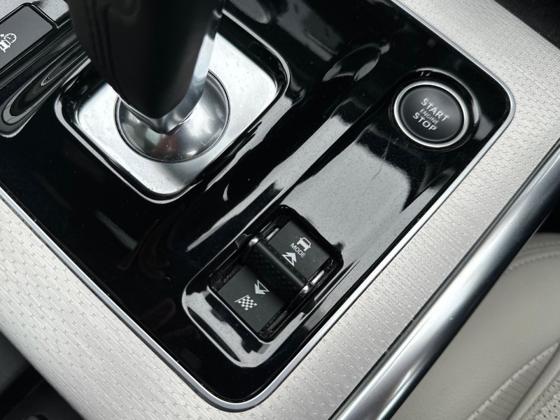 2023 (23) JAGUAR XE 2.0 D200 R-Dynamic Black 4dr Auto 5000431