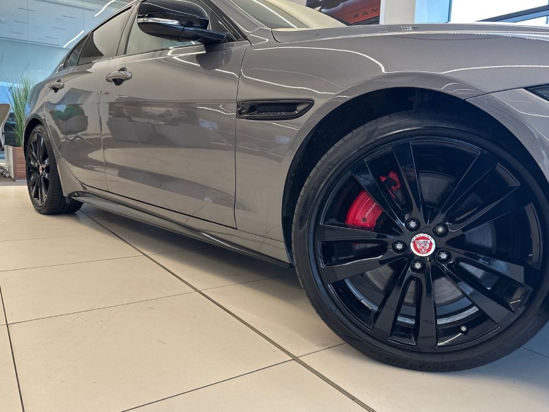 2023 (23) JAGUAR XE 2.0 D200 R-Dynamic Black 4dr Auto 5000438