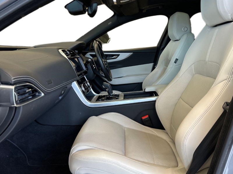 2023 (23) JAGUAR XE 2.0 D200 R-Dynamic Black 4dr Auto 5000398