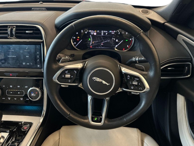 2023 (23) JAGUAR XE 2.0 D200 R-Dynamic Black 4dr Auto 5000410