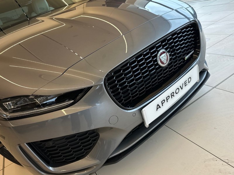 2023 (23) JAGUAR XE 2.0 D200 R-Dynamic Black 4dr Auto 5000437