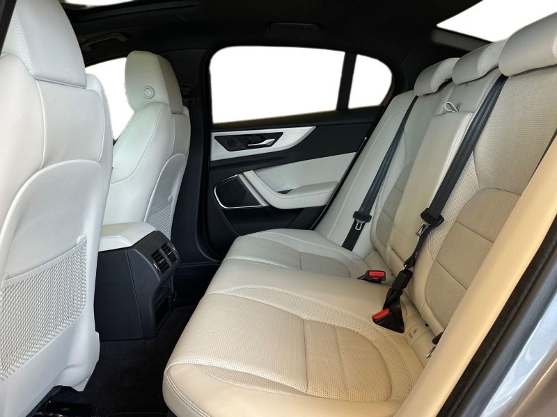 2023 (23) JAGUAR XE 2.0 D200 R-Dynamic Black 4dr Auto 5000399