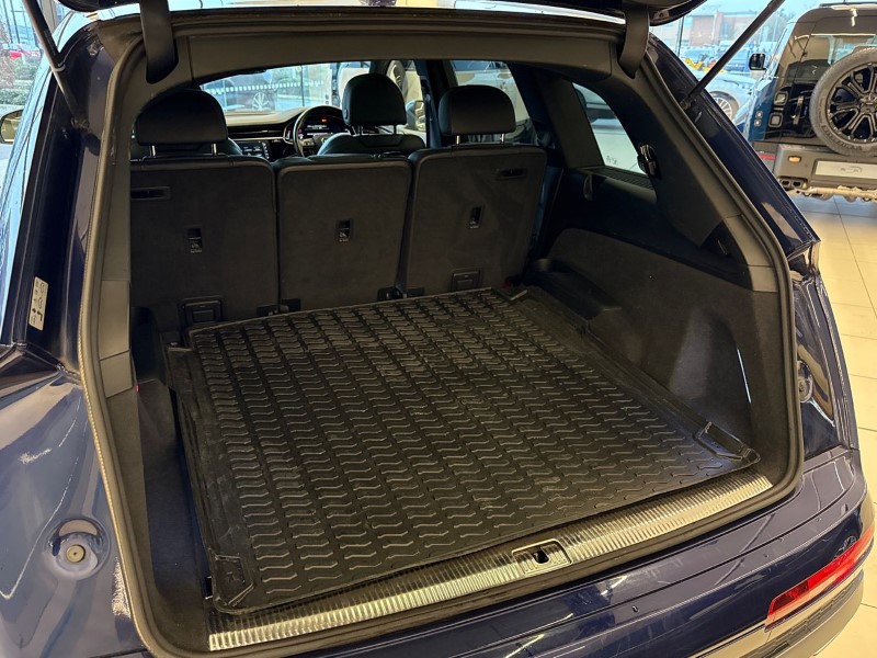 2021 (21) AUDI Q7 50 TDI Quattro S Line 5dr Tiptronic 5010764