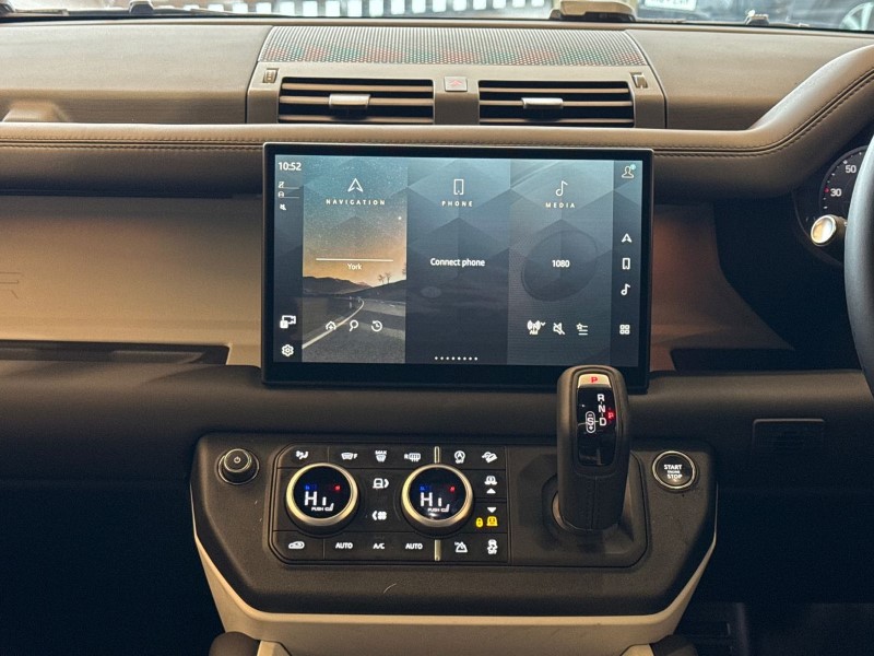 2024 (24) LAND ROVER DEFENDER 3.0 D250 X-Dynamic HSE 90 3dr Auto 5021518