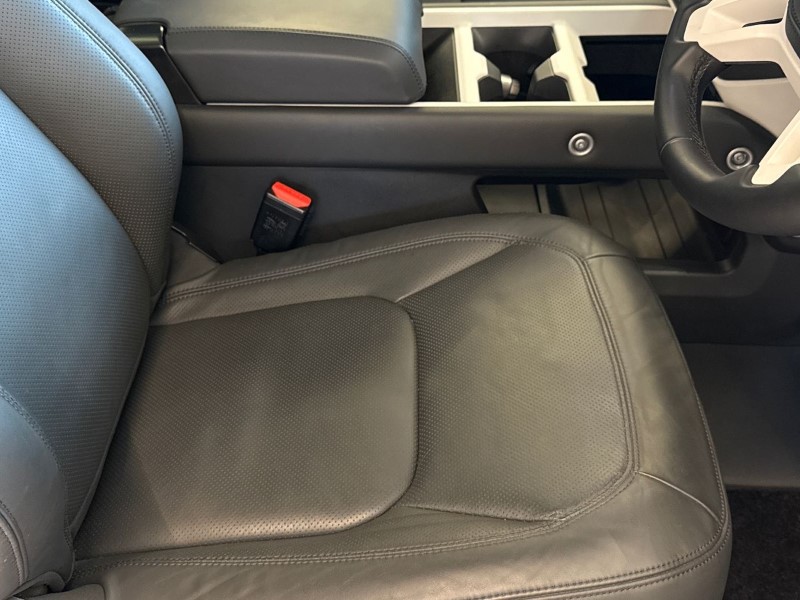 2024 (24) LAND ROVER DEFENDER 3.0 D250 X-Dynamic HSE 90 3dr Auto 5021529