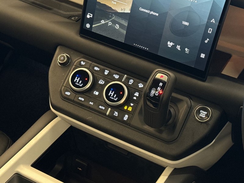 2024 (24) LAND ROVER DEFENDER 3.0 D250 X-Dynamic HSE 90 3dr Auto 5021517