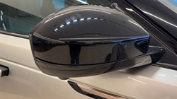 2019 (19) LAND ROVER RANGE ROVER VELAR 3.0 D300 R-Dynamic HSE 5dr Auto 5012017