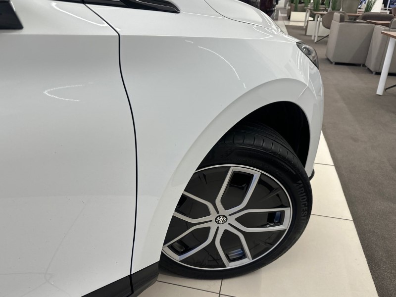 2024 (74) MG MOTOR UK MG4 180kW Trophy EV Extended Range 77kWh 5dr Auto 4992611