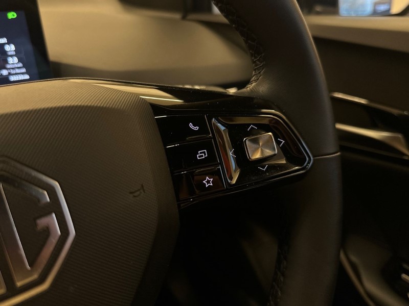 2024 (74) MG MOTOR UK MG4 180kW Trophy EV Extended Range 77kWh 5dr Auto 4992593