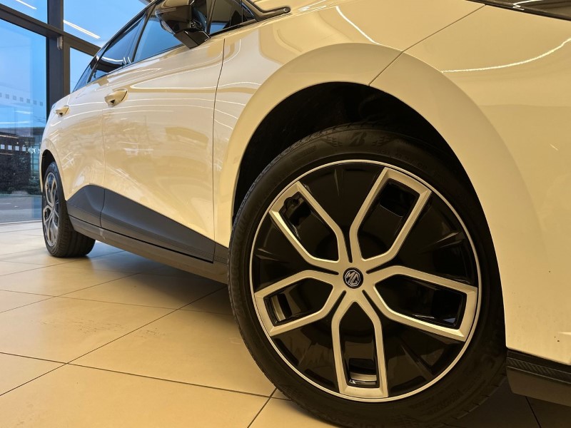 2024 (74) MG MOTOR UK MG4 180kW Trophy EV Extended Range 77kWh 5dr Auto 4992606