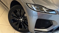 2023 (73) JAGUAR F-PACE 3.0 D300 R-Dynamic SE Black 5dr Auto AWD 5004090
