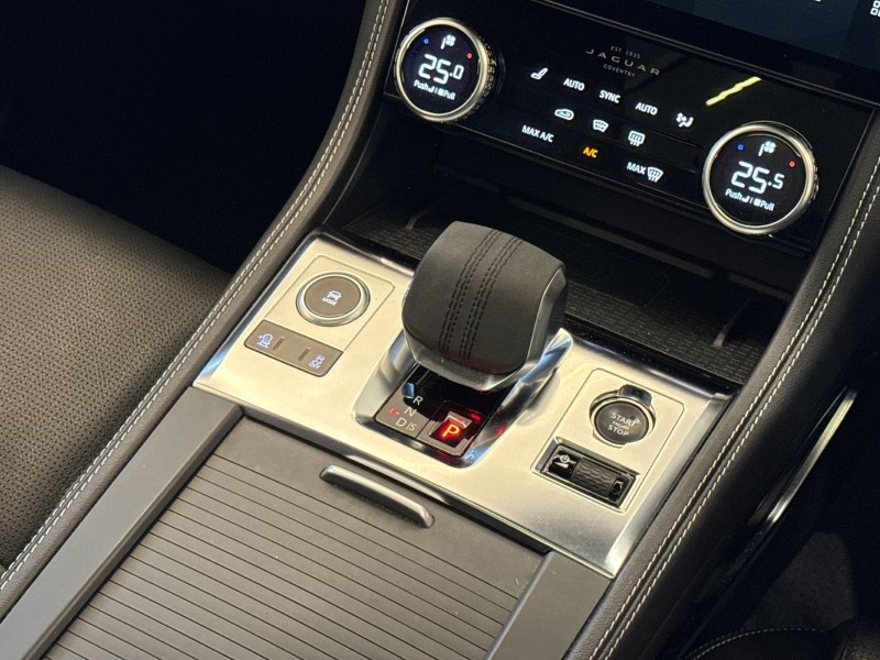 2023 (73) JAGUAR F-PACE 3.0 D300 R-Dynamic SE Black 5dr Auto AWD 5004060