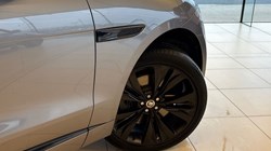2023 (73) JAGUAR F-PACE 3.0 D300 R-Dynamic SE Black 5dr Auto AWD 5004097