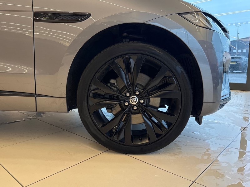 2023 (73) JAGUAR F-PACE 3.0 D300 R-Dynamic SE Black 5dr Auto AWD 5004055