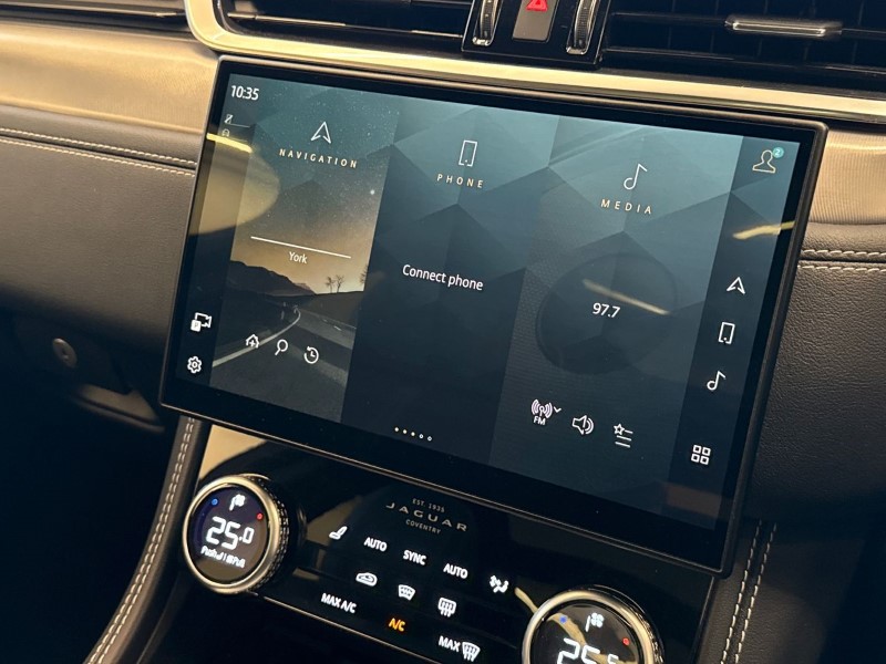 2023 (73) JAGUAR F-PACE 3.0 D300 R-Dynamic SE Black 5dr Auto AWD 5004077