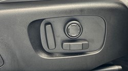 2024 (74) LAND ROVER RANGE ROVER VELAR 2.0 D200 MHEV Dynamic SE 5dr Auto 5134180