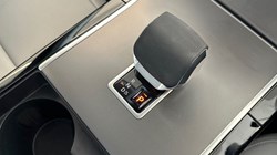 2024 (74) LAND ROVER RANGE ROVER VELAR 2.0 D200 MHEV Dynamic SE 5dr Auto 5134169