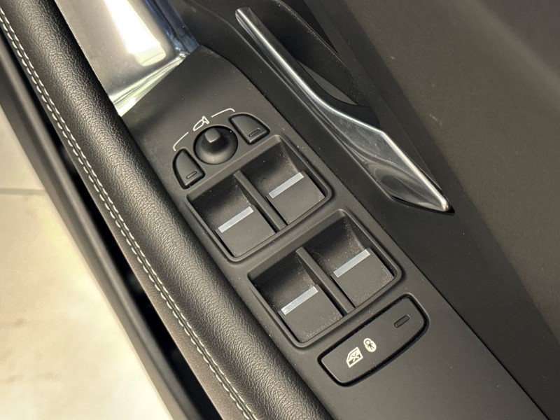 2023 (23) JAGUAR E-PACE 2.0 D200 R-Dynamic Black 5dr Auto 5009810