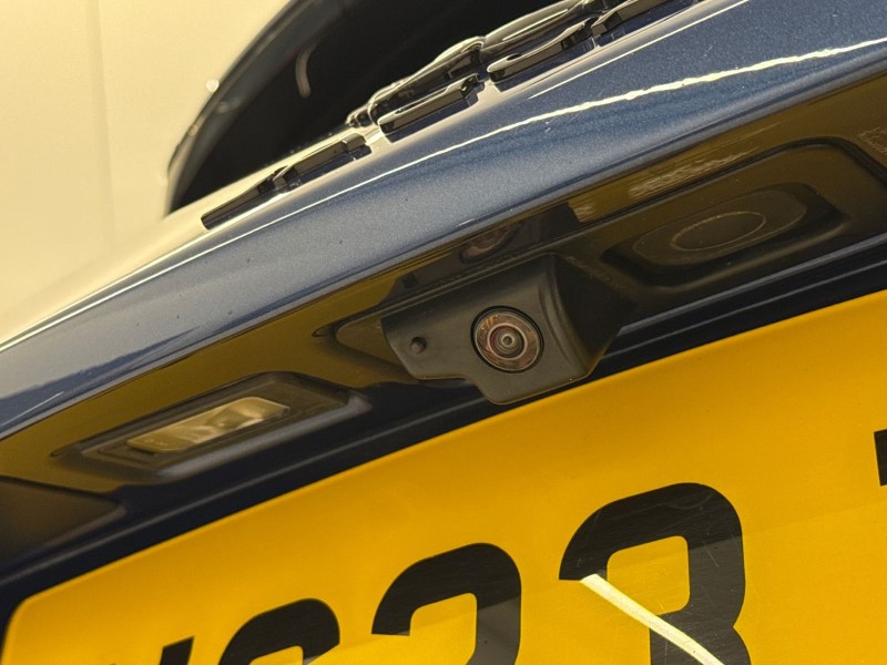 2023 (23) JAGUAR E-PACE 2.0 D200 R-Dynamic Black 5dr Auto 5009827