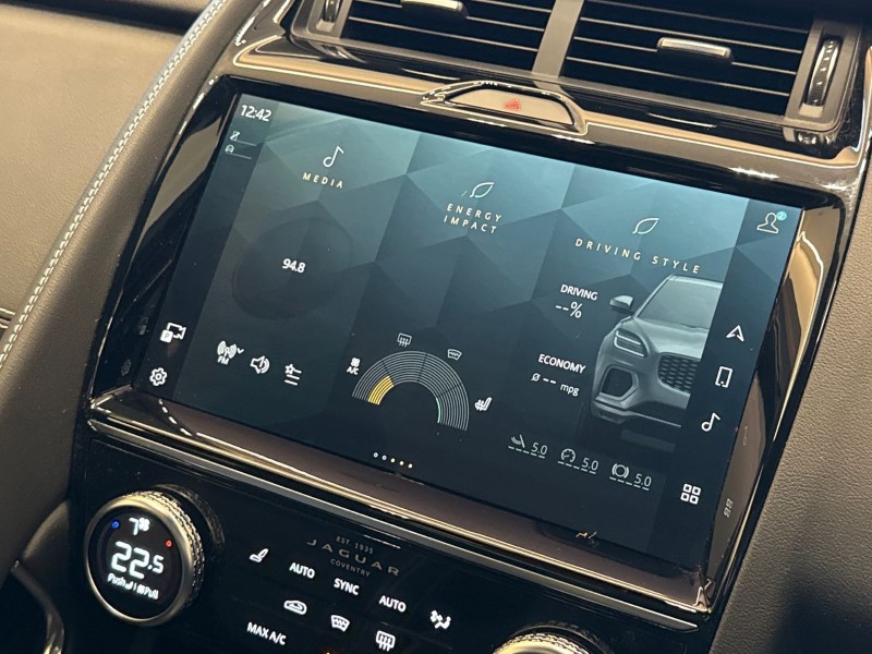 2023 (23) JAGUAR E-PACE 2.0 D200 R-Dynamic Black 5dr Auto 5009817