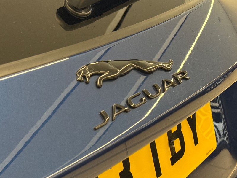 2023 (23) JAGUAR E-PACE 2.0 D200 R-Dynamic Black 5dr Auto 5009831