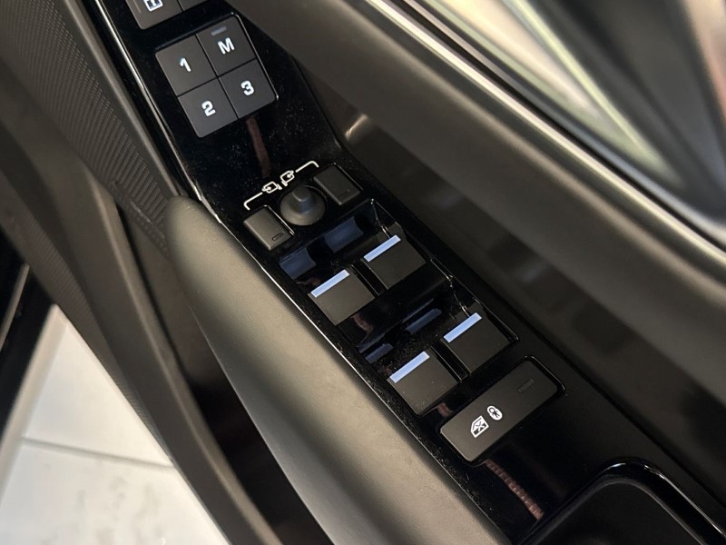 2024 (73) LAND ROVER RANGE ROVER VELAR 2.0 P400e Dynamic HSE 5dr Auto 5009115