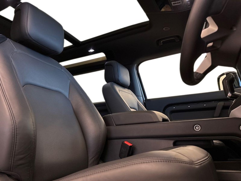 2025 (74) LAND ROVER DEFENDER 3.0 D250 X-Dynamic HSE 90 3dr Auto 5019141