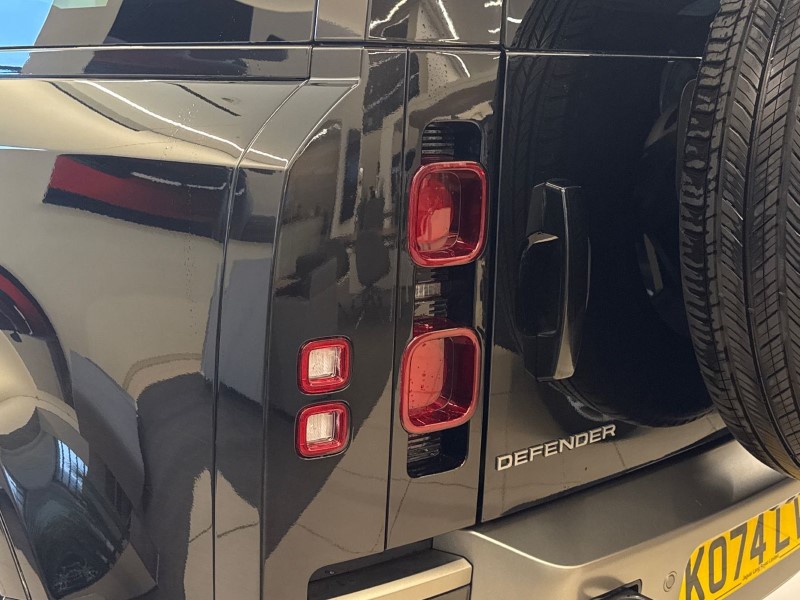 2025 (74) LAND ROVER DEFENDER 3.0 D250 X-Dynamic HSE 90 3dr Auto 5019135