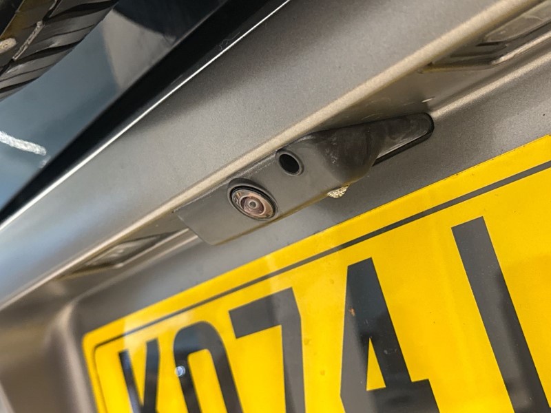 2025 (74) LAND ROVER DEFENDER 3.0 D250 X-Dynamic HSE 90 3dr Auto 5019154