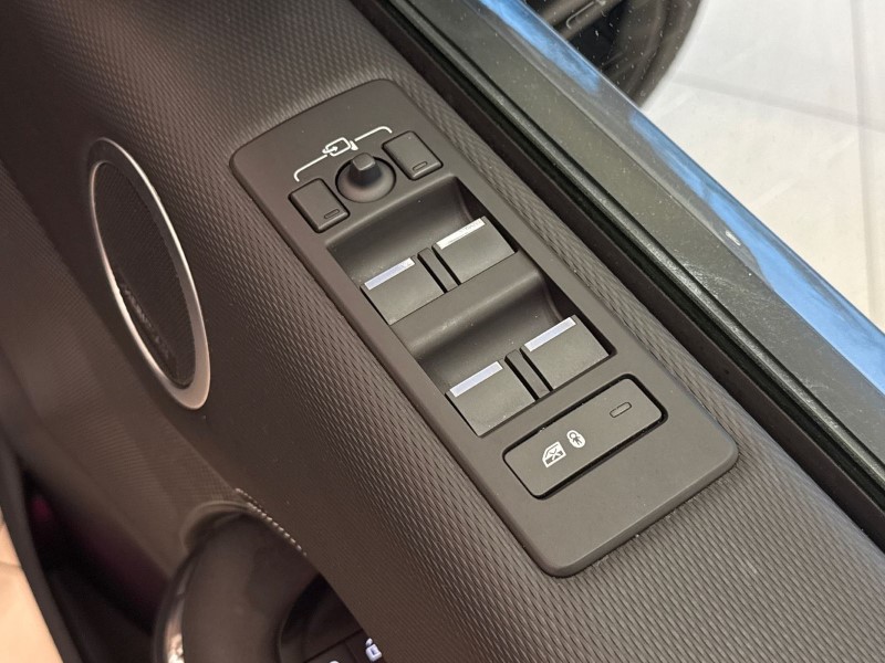 2024 (73) LAND ROVER DISCOVERY 3.0 D300 Dynamic HSE 5dr Auto 5024590