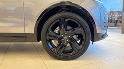 2024 (73) LAND ROVER DISCOVERY 3.0 D300 Dynamic HSE 5dr Auto 5024575