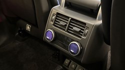 2024 (73) LAND ROVER DISCOVERY 3.0 D300 Dynamic HSE 5dr Auto 5024585