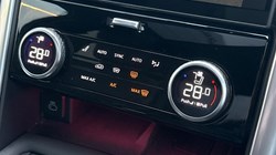 2024 (73) LAND ROVER DISCOVERY 3.0 D300 Dynamic HSE 5dr Auto 5024599