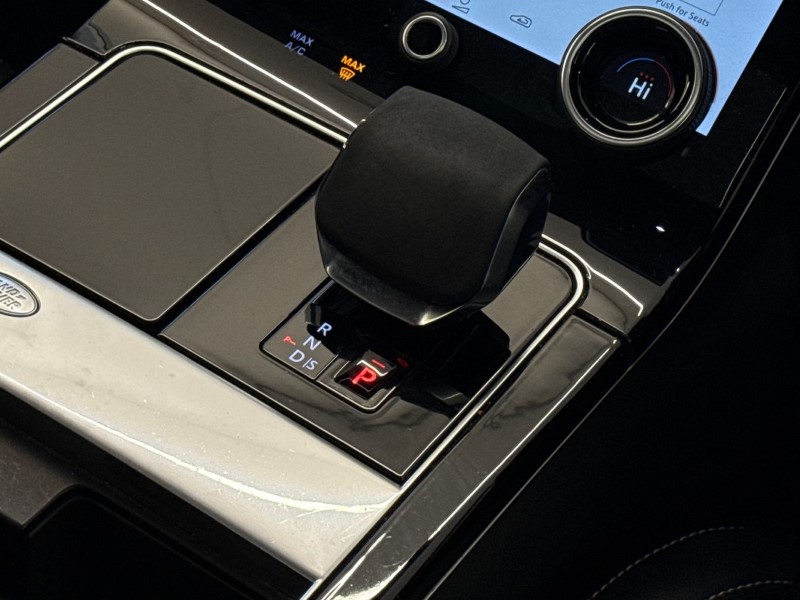 2021 (71) LAND ROVER RANGE ROVER VELAR 2.0 D200 R-Dynamic SE 5dr Auto 5015701