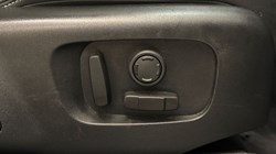 2021 (71) LAND ROVER RANGE ROVER VELAR 2.0 D200 R-Dynamic SE 5dr Auto 5015712