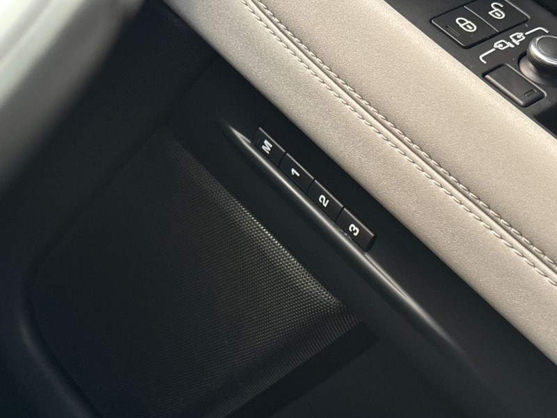 2019 (19) LAND ROVER RANGE ROVER EVOQUE 2.0 P250 First Edition 5dr Auto 5073477