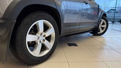 2021 (70) LAND ROVER DEFENDER 3.0 D250 HSE 110 5dr Auto 5034639