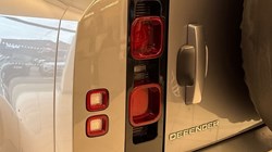 2021 (70) LAND ROVER DEFENDER 3.0 D250 HSE 110 5dr Auto 5034612