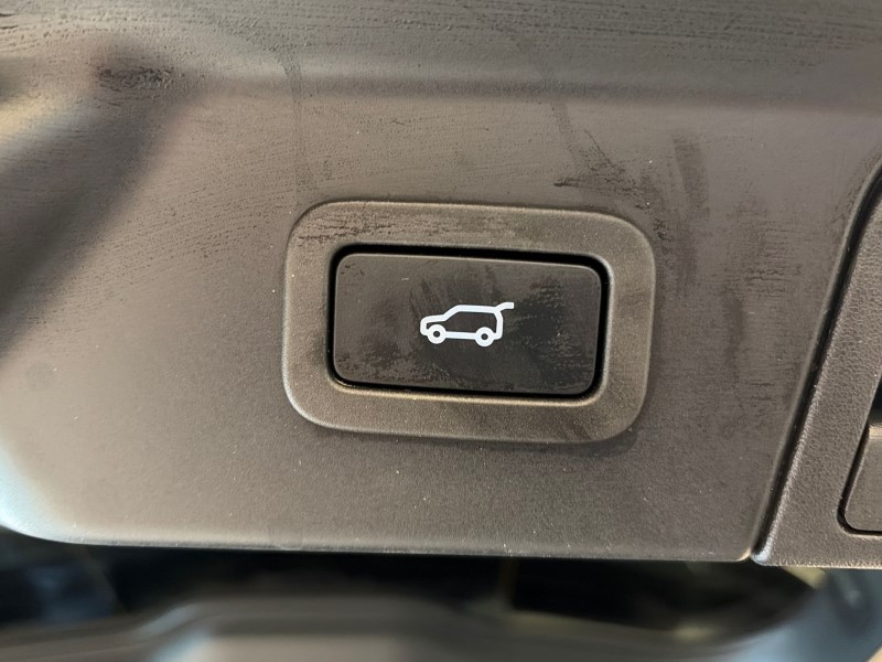 2021 (71) LAND ROVER RANGE ROVER VELAR 2.0 D200 Edition 5dr Auto 5039563