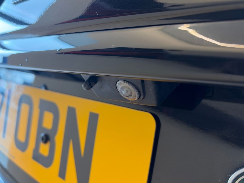 2022 (71) LAND ROVER DISCOVERY SPORT 1.5 P300e R-Dynamic SE 5dr Auto [5 Seat] 5040011