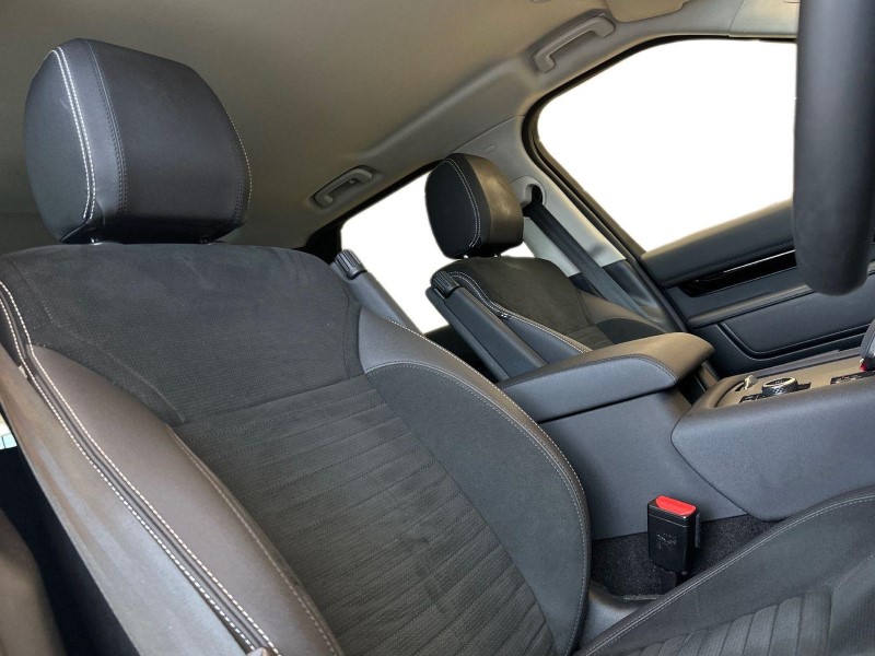 2024 (73) LAND ROVER DISCOVERY 3.0 D300 S 5dr Auto 5051157