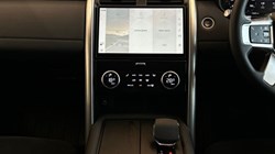 2024 (73) LAND ROVER DISCOVERY 3.0 D300 S 5dr Auto 5051145