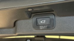 2024 (73) LAND ROVER DISCOVERY 3.0 D300 S 5dr Auto 5051172