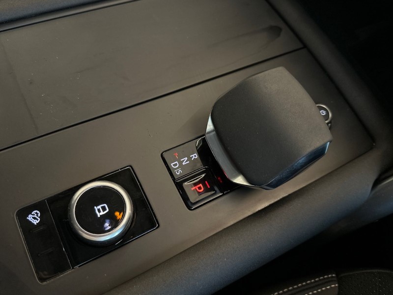 2024 (73) LAND ROVER DISCOVERY 3.0 D300 S 5dr Auto 5051144